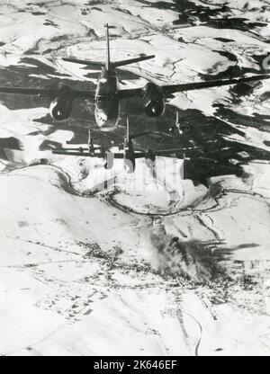 Photographie de la Seconde Guerre mondiale - photo militaire américaine officielle : attaque par les bombardiers américains 9th Airforce Douglas A-26 Invader sur l'Allemagne, 1944. Banque D'Images