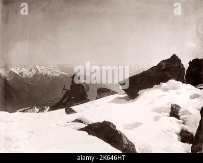 C.1890s vintage photo Nouvelle-zélande - alpiniste dans la neige sur le Mont Cook (Aoraki / ?) Banque D'Images