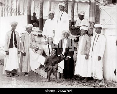 C. 1880 South East Asia - Groupe des Etats arabes les hommes et les garçons à Singapour Banque D'Images