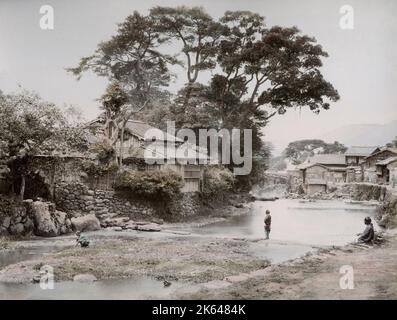 Photographie du XIXe siècle - Japon - du studio du Baron Raimund von Stillfried. Scène de rivière, Nagasaki. Image originale de Felix, Felice Beato. Banque D'Images