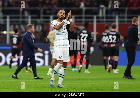 Pierre-Emerick Aubameyang de Chelsea célèbre après le coup de sifflet final lors du match du groupe E de la Ligue des champions de l'UEFA au stade San Siro, à Milan. Date de la photo: Mardi 11 octobre 2022. Banque D'Images