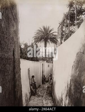 Photographie vintage du XIXe siècle - ruelle arrière étroite sur l'île de Capri, Italie, Giorgio Sommer studio. Banque D'Images