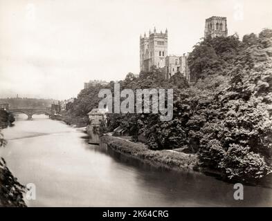 Photographie vintage du XIXe siècle, religion d'Angleterre, église : cathédrale de Durham de la rivière Wear Banque D'Images