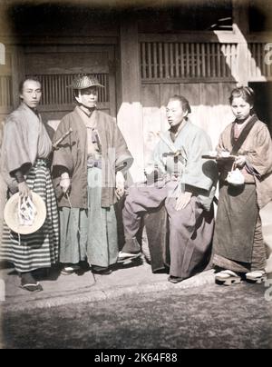 c. 1860s Japon - prendre le thé dans un salon de thé, Felix Beato studio. Banque D'Images