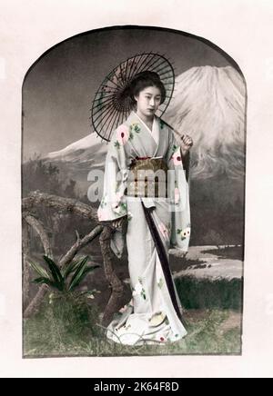 C. 1880 Japon - geisha avec un parasol avec toile peinte Banque D'Images