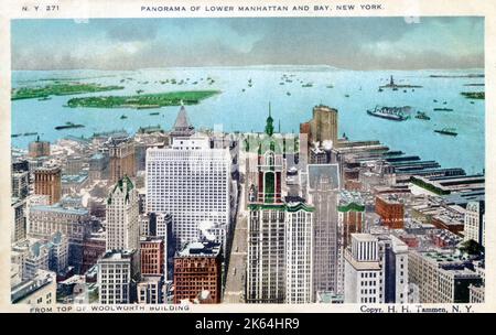 Vue panoramique de Lower Manhattan et de la baie, New York City, États-Unis. Vue depuis le sommet du Woolworth Building. Banque D'Images