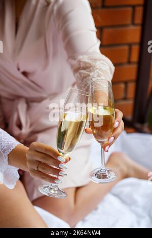 Lunettes de mariage pour jeunes mariés le jour du mariage Banque D'Images
