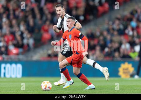 Phil Foden, d'Angleterre, est marqué par Niklas Süle, d'Allemagne, lors du match de l'UEFA Nations League entre l'Angleterre et l'Allemagne au stade Wembley, à Londres, le lundi 26th septembre 2022. (Credit: Pat Scaasi | MI News) Credit: MI News & Sport /Alay Live News Banque D'Images