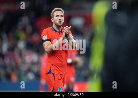 Harry Kane, d'Angleterre, applaudit la foule après le match de l'UEFA Nations League entre l'Angleterre et l'Allemagne au stade Wembley, à Londres, le lundi 26th septembre 2022. (Credit: Pat Scaasi | MI News) Credit: MI News & Sport /Alay Live News Banque D'Images