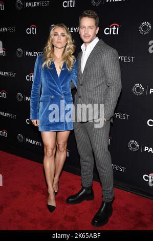New York, États-Unis. 11th octobre 2022. (G-D) Melissa Roxburgh et Josh Dallas assistent à la projection de Netflix « manifeste Season 4 » au New York Palsy Museum, New York, NY, 11 octobre 2022. (Photo par Anthony Behar/Sipa USA) crédit: SIPA USA/Alay Live News Banque D'Images