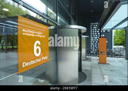 Leipzig, Allemagne. 11th octobre 2022. Zone d'entrée de l'Institut Max Planck d'anthropologie évolutionniste à Leipzig. Credit: Heiko Rebsch/dpa/Alay Live News Banque D'Images