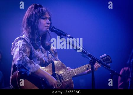 Copenhague, Danemark. 11th octobre 2022. Le chanteur, compositeur et musicien américain Angel Olsen interprète un concert à Vega à Copenhague. (Crédit photo : Gonzales photo/Alamy Live News Banque D'Images