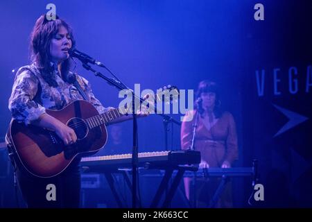 Copenhague, Danemark. 11th octobre 2022. Le chanteur, compositeur et musicien américain Angel Olsen interprète un concert à Vega à Copenhague. (Crédit photo : Gonzales photo/Alamy Live News Banque D'Images