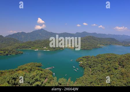 Une pierre commémorative dans la zone panoramique nationale du lac Sun Moon, canton de Yuchi, comté de Nantou, Taïwan Banque D'Images