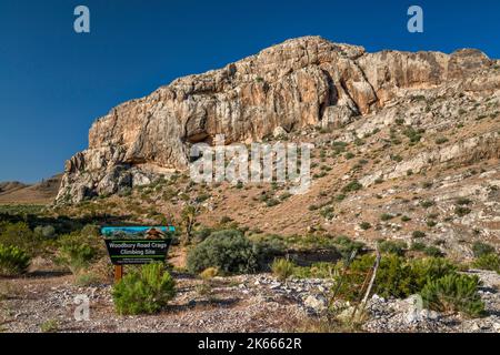 Woodbury Road Crags Climb site, Bulldog Knolls, Bulldog Canyon, Mojave Desert Joshua Tree Road, Beaver Dam Wash Natl conservation Area, Utah, États-Unis Banque D'Images