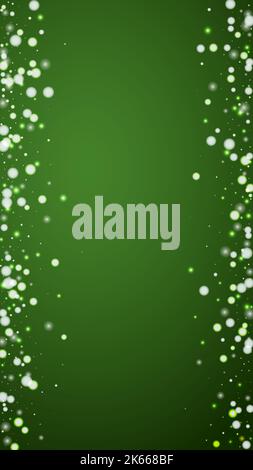 Fond de noël superposé pour les chutes de neige. Flocons de neige subtils et étoiles sur fond vert de noël. Couche de neige festive. Vecteur vertical il Illustration de Vecteur