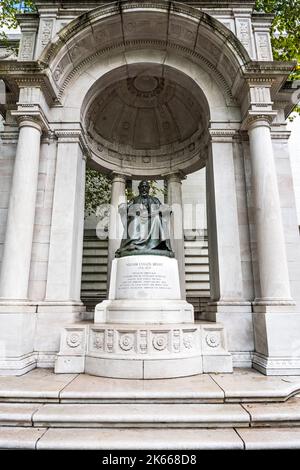 William Cullen Bryant Memorial à Bryant Park, parc public à côté de la bibliothèque publique de New York, Midtown Manhattan, New York City, États-Unis Banque D'Images