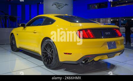 DETROIT, MI/USA - JANVIER 13 : une Ford Mustang GT 2014 au salon de l'auto de l'Amérique du Nord (NAIAS). Banque D'Images