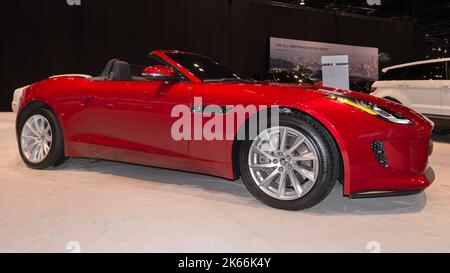 CHICAGO, il/USA - 7 FÉVRIER 2014 : une voiture Jaguar F-Type 2014, Chicago Auto Show (cas). Banque D'Images