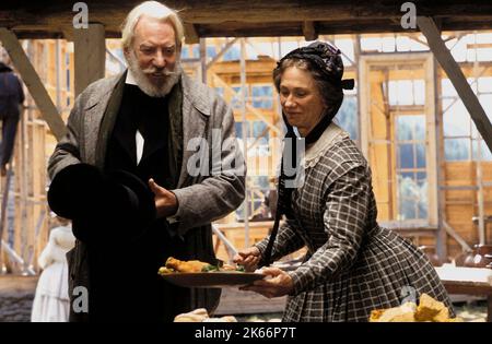 DONALD SUTHERLAND, Kathy Baker, Cold Mountain, 2003 Banque D'Images