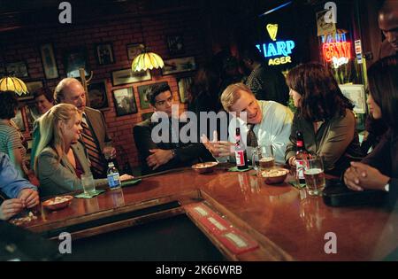 CHARLOTTE ROSS, DENNIS FRANZ, Essar Steel ALGOMA INC. MORALES, Gordon Clapp, NYPD Blue : Saison 11, 2003 Banque D'Images