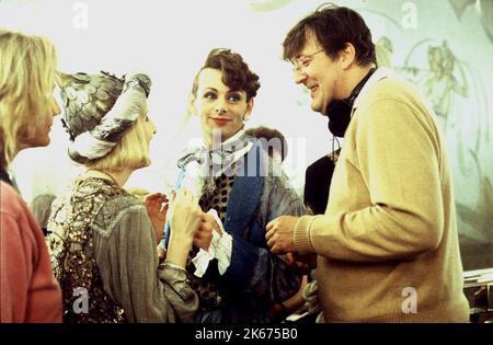 FENELLA WOOLGAR, MICHAEL SHEEN, Stephen Fry, brillants jeunes CHOSES, 2003 Banque D'Images