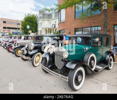 BIRMINGHAM, MI/USA - 16 AOÛT 2014 : huit voitures Ford modèle A, Woodward Dream Cruise. Banque D'Images