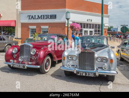 BIRMINGHAM, MI/USA - 16 AOÛT 2014 : deux Rolls Royce cars, Woodward Dream Cruise. Banque D'Images