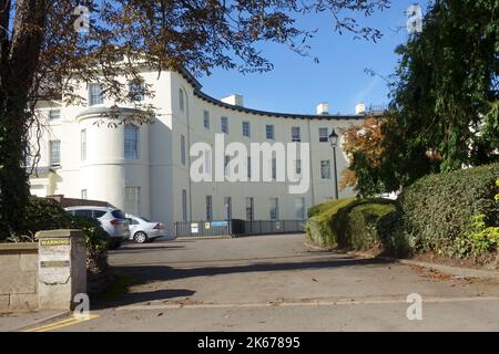 L'impressionnant Crescent anciennement le premier asile du comté de Gloucestershire et puis Horton Road Hospital qui a été converti en appartements en 2005 Glo Banque D'Images