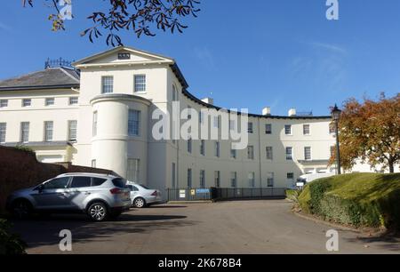 L'impressionnant Crescent anciennement le premier asile du comté de Gloucestershire et puis Horton Road Hospital qui a été converti en appartements en 2005 Glo Banque D'Images