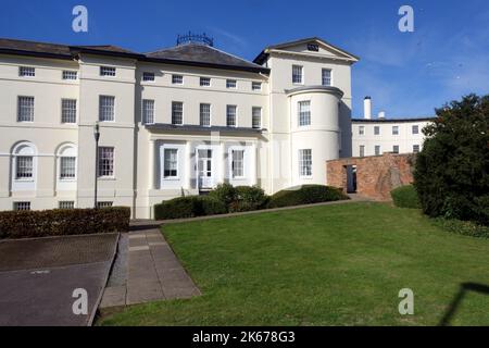 L'impressionnant Crescent anciennement le premier asile du comté de Gloucestershire et puis Horton Road Hospital qui a été converti en appartements en 2005 Glo Banque D'Images