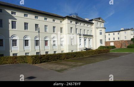 L'impressionnant Crescent anciennement le premier asile du comté de Gloucestershire et puis Horton Road Hospital qui a été converti en appartements en 2005 Glo Banque D'Images