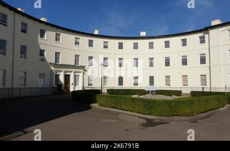 L'impressionnant Crescent anciennement le premier asile du comté de Gloucestershire et puis Horton Road Hospital qui a été converti en appartements en 2005 Glo Banque D'Images