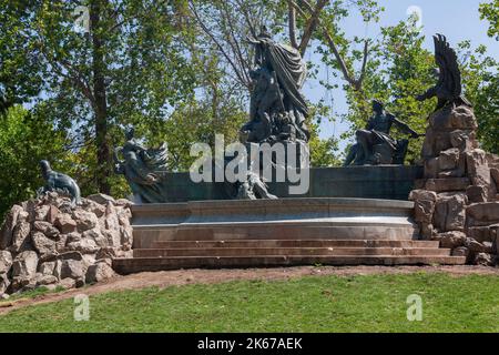 Belle photo de la fontaine allemande est une fontaine monumentale située dans le Parque Forestal à Santiago Chili Banque D'Images