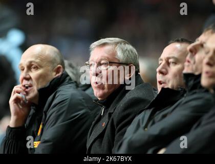 10th novembre 2012 - Barclays Premier League - Aston Villa vs. Manchester United. - Le directeur de Manchester United Sir Alex Ferguson réagit à une occasion manquée de United . Photo: Paul Roberts / Pathos. Banque D'Images