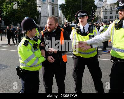 Westminster, Londres, Royaume-Uni. 12th octobre 2022. Les manifestants pour le changement climatique au Parlement. Crédit : Matthew Chattle/Alay Live News Banque D'Images