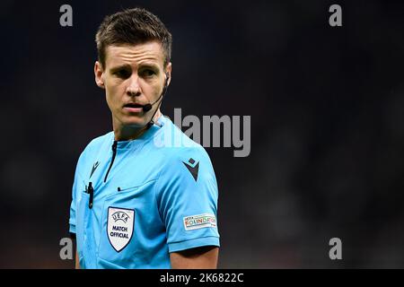 Milan, Italie. 11 octobre 2022. L'arbitre Daniel Siebert regarde pendant le match de football de l'UEFA Champions League AC Milan et Chelsea FC. Credit: Nicolò Campo/Alay Live News Banque D'Images