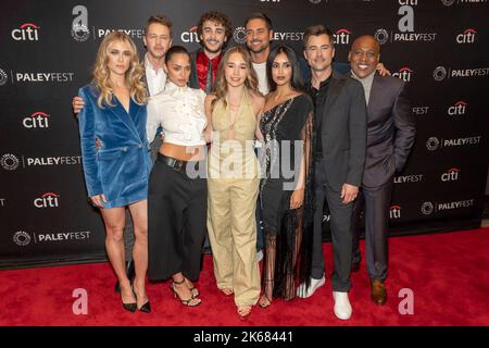 New York, États-Unis. 11th octobre 2022. (G-D) Melissa Roxburgh, Josh Dallas, Luna Blaise, Ty Doran, Holly Taylor, J.R. Ramirez, Parveen Kaur, Matt long et Daryl Edwards assistent à la projection de la saison 4 'Manifest' pendant 2022 PaleyFest NY au Paley Museum de New York. (Photo par Ron Adar/SOPA Images/Sipa USA) crédit: SIPA USA/Alay Live News Banque D'Images