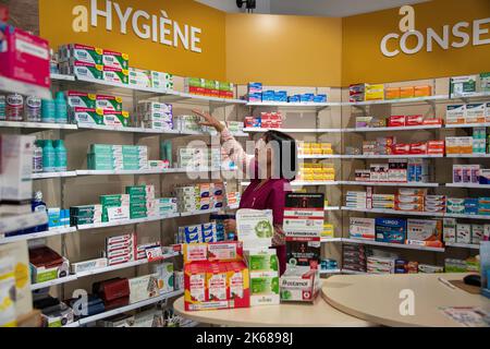 Activités quotidiennes dans une pharmacie Banque D'Images