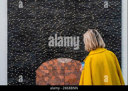 Londres, Royaume-Uni. 12th octobre 2022. Travail sur James Cohen - Frieze Art London 2022, Regents Park, Londres. La foire est ouverte au public le 14-18 octobre. Crédit : Guy Bell/Alay Live News Banque D'Images