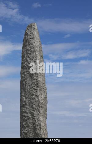 Pointe du hoc, FRA, France - 21 août 2022 : Mémorial des Rangers en Normandie et ciel bleu Banque D'Images