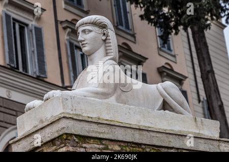 Sphinx statue de la place du peuple ( Piazza del Popolo ) , à Rome, Italie Banque D'Images