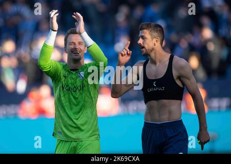 Bochum jubilation finale, de gauche à droite goalwart Manuel RIEMANN (BO), Anthony LOSILLA (BO), jubilation, acclamations, joie, Cheers, football 1st Bundesliga, 9th match day, VfL Bochum (BO) - Eintracht Frankfurt (F) 3: 0, on 8 octobre 2022 à Bochum/Allemagne. #La réglementation DFL interdit toute utilisation de photographies comme séquences d'images et/ou quasi-vidéo # © Banque D'Images