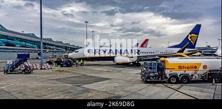 Un Ryanair Jet sur le tarmac à l'aéroport de Dublin, en Irlande Banque D'Images