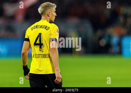 Dortmund, Allemagne. 17th septembre 2022. Firo : 10/08/2022, football, 1st ligue, 1st Bundesliga, Saison 2022/2023, BVB Borussia Dortmund - FC Bayern Munich Muenchen Nico Schlotterbeck (Borussia Dortmund) demi-figure, crédit: dpa/Alamy Live News Banque D'Images