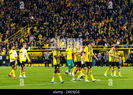 Dortmund, Allemagne. 17th septembre 2022. Firo : 10/08/2022, football, 1st ligue, 1st Bundesliga, Saison 2022/2023, BVB Borussia Dortmund - FC Bayern Munich l'équipe de Borussia Dortmund dernière jubilation, émotion, jubilation, crédit: dpa/Alamy Live News Banque D'Images