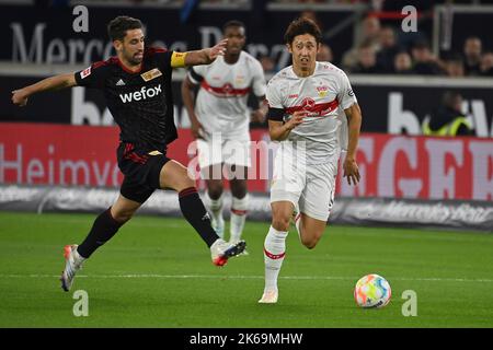 Stuttgart, Allemagne. 09th octobre 2022. PAS DE VENTE EN ALLEMAGNE Hiroki ITO (VFB Stuttgart), action, duels contre Rani KHEDIRA (Union Berlin). Football 1st Bundesliga saison 2022/2023, 9th match day, matchday09, VFB Stuttgart-1st Union Berlin 0-1, on 9 octobre 2022, Mercedes Benz Arena Stuttgart ? Credit: dpa/Alay Live News Banque D'Images