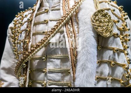 Détail d'un costume de théâtre exposé à l'Opéra du Palais Garnier, Paris, France Banque D'Images