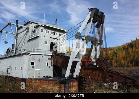 Drague numéro 4 près de Dawson City, territoire du Yukon, Canada. Banque D'Images