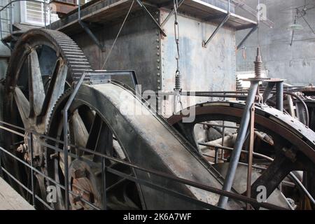 Machinerie sur la drague numéro 4 près de Dawson City, territoire du Yukon, Canada Banque D'Images